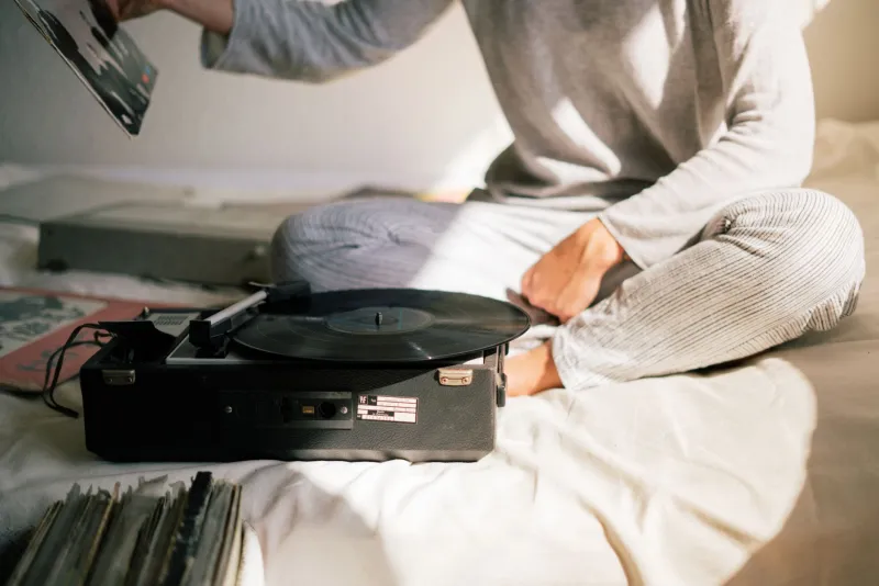 Going Offline on Purpose: Why So Many of Us Are Reaching for Analog Again